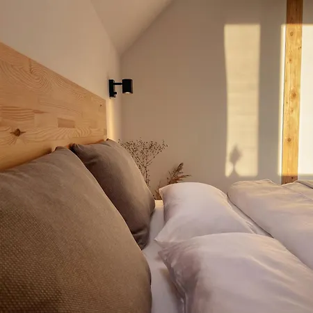 Kaczor Nad Jeziorem Vendégház Mecidol