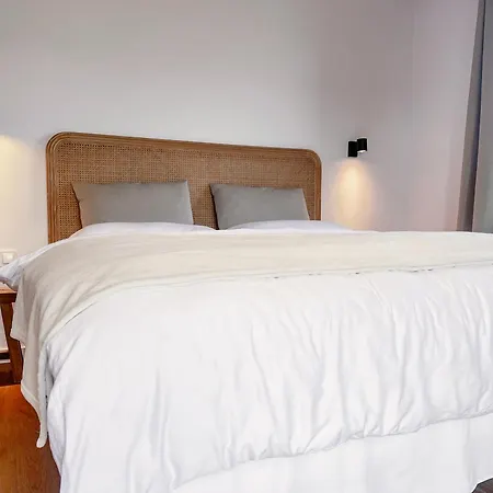 Kaczor Nad Jeziorem 4*