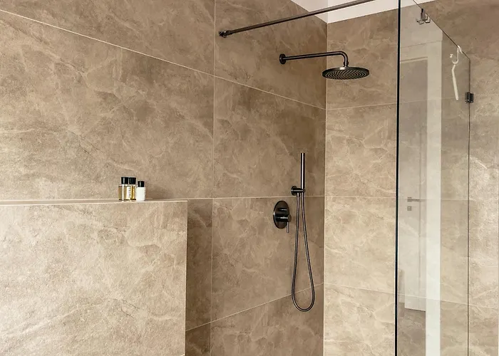 Kaczor Nad Jeziorem בית הארחה 4*